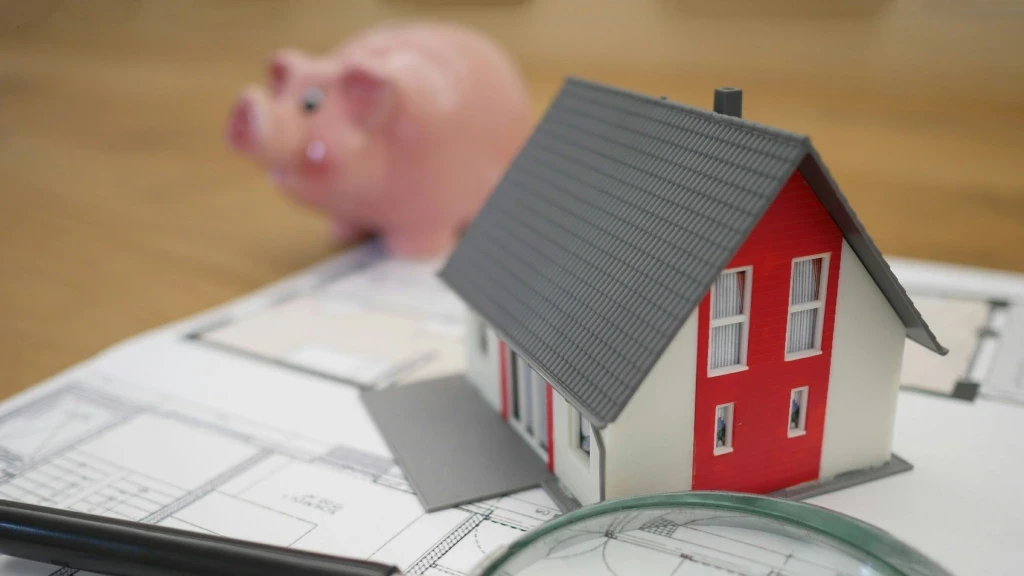 Crisis de Vivienda en México: Precios se Disparan 108.5% Frente a Salarios, que Solo Crecen 25%