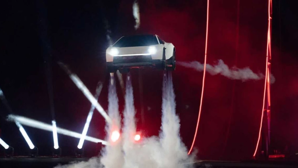 Tesla Desafía la Gravedad: Elon Musk Presenta el Prototipo del Roadster Volador con Tecnología SpaceX