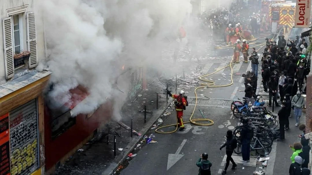 Francia: Movilización Masiva Contra el Costo de la Vida Desata Enfrentamientos y Detenciones a Nivel Nacional