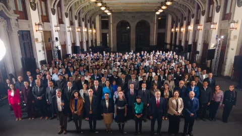 Gobernadora participa en reunión nacional sobre Programa de Viviendas para el Bienestar con presidenta