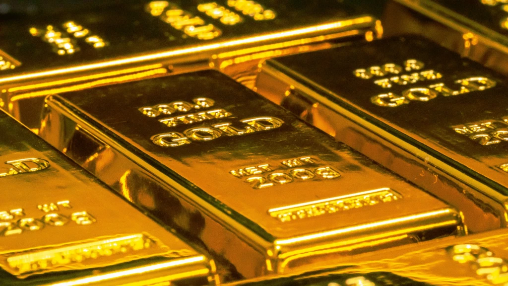 Desplome en los Mercados: Oro Cae Cerca del 2.4% y Plata Retrocede Significativamente
