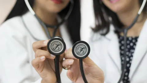 Secretaría de Salud reconoce la trayectoria y vocación de las médicas y los médicos de México