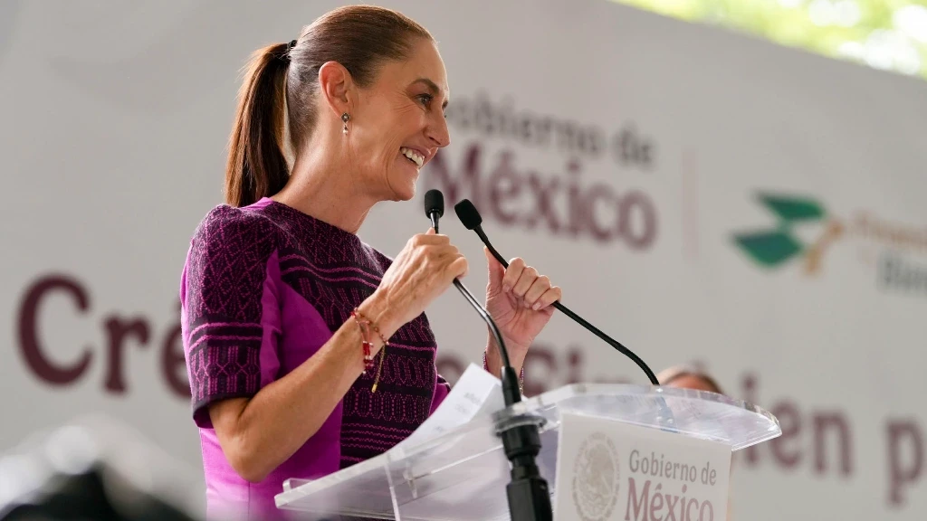 Sheinbaum Impulsa Honestidad como Escudo Anticorrupción en la 4T desde Apatzingán: 'La Autoridad Moral Nace de la Integridad'
