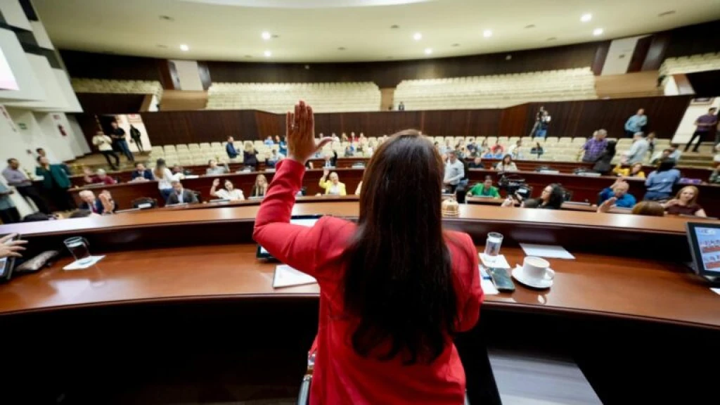 Dan lectura a seis iniciativas y un dictamen en Sesión Ordinaria del Congreso de Sinaloa