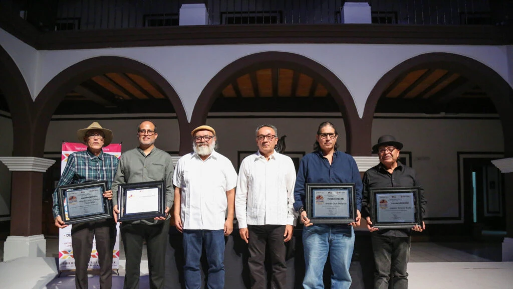 Reconocen trayectorias artísticas en el Festival Cultural Sinaloa