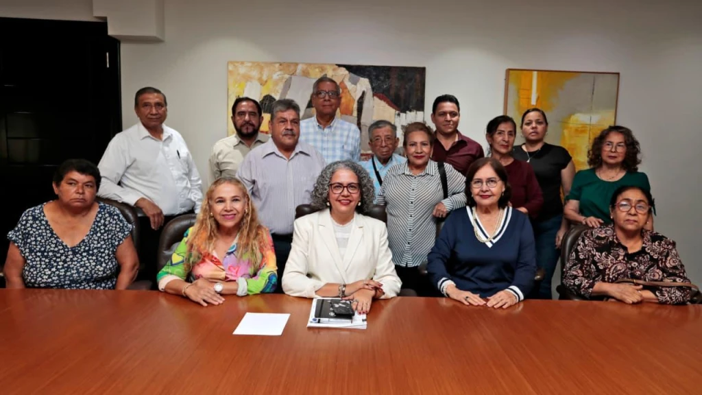 Gobernadora Graciela Domínguez Nava se reunió con la Asociación de Jubilados de la UAS